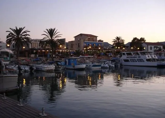 Blue Pearl, Seaside Aprtm With Pool At Latchi Marina