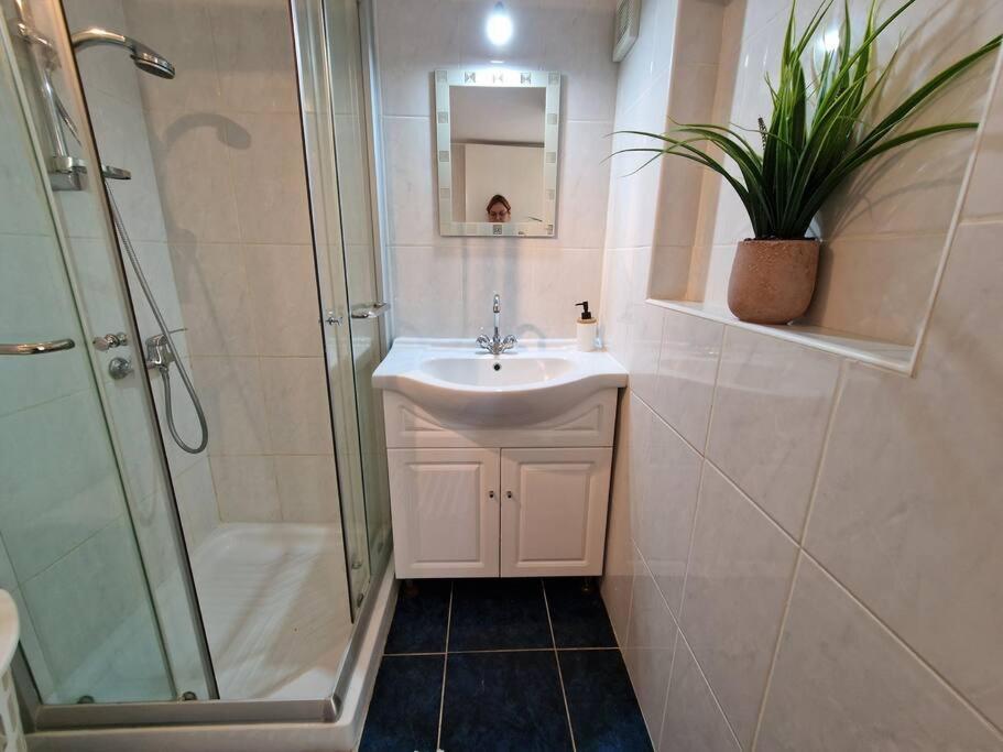 דירה Blue Pearl, Seaside Aprtm With Pool At Latchi Marina *